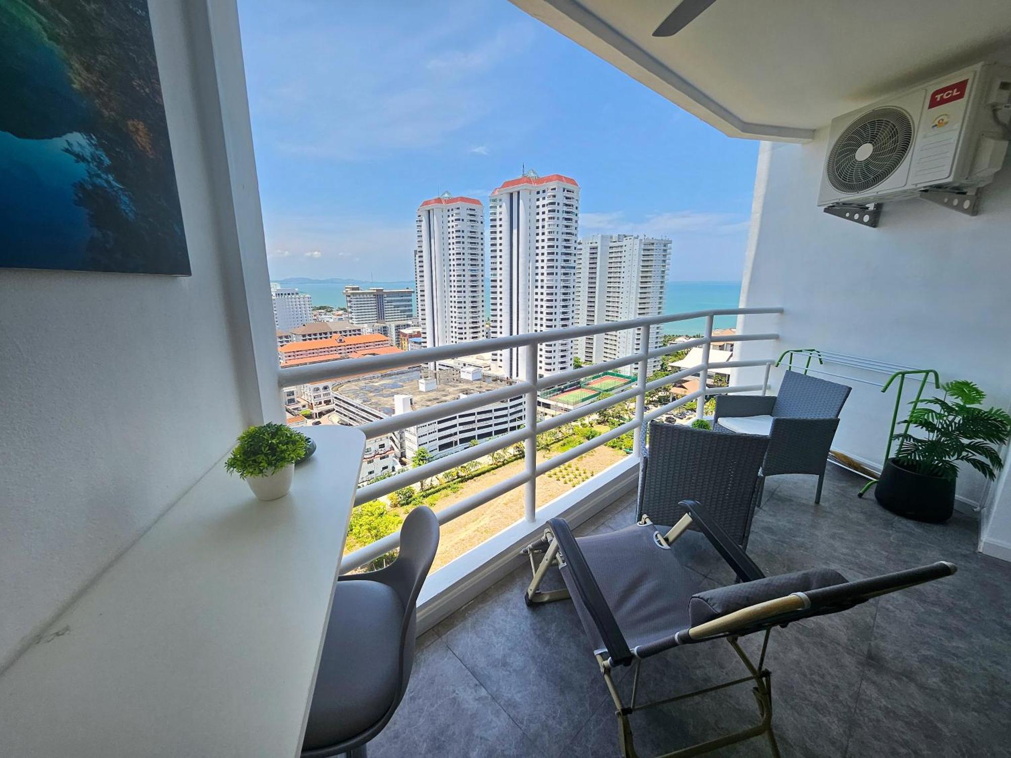 View Talay 5 Jomtien Beachfront Паттайя Экстерьер фото